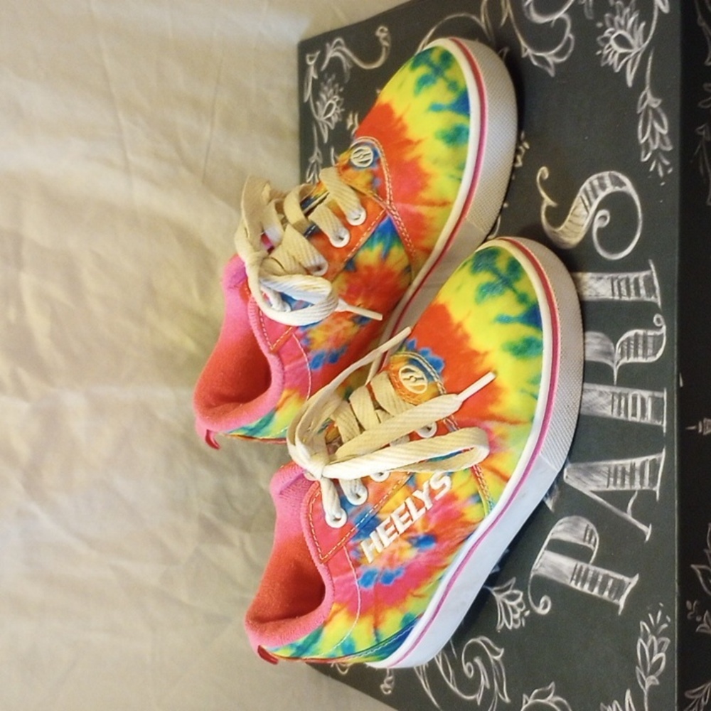 Heelys girls tie dye, roller shoes, size 2